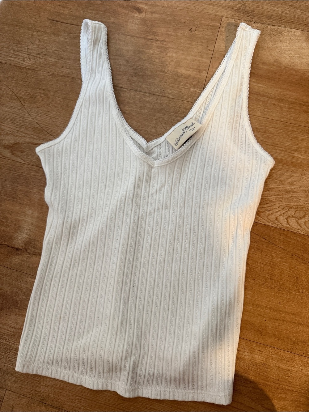 Universal Thread White Ribbed V‑Neck Tank Top